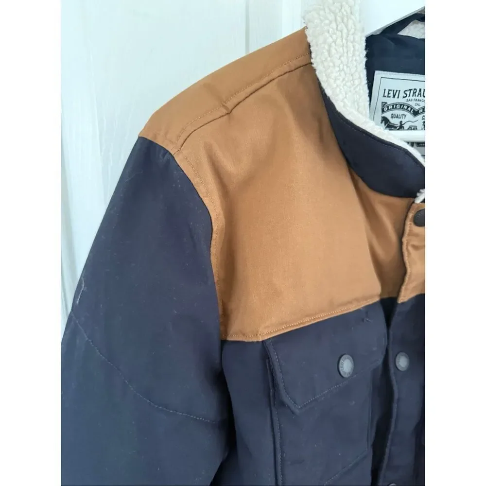 Levis measures 21”